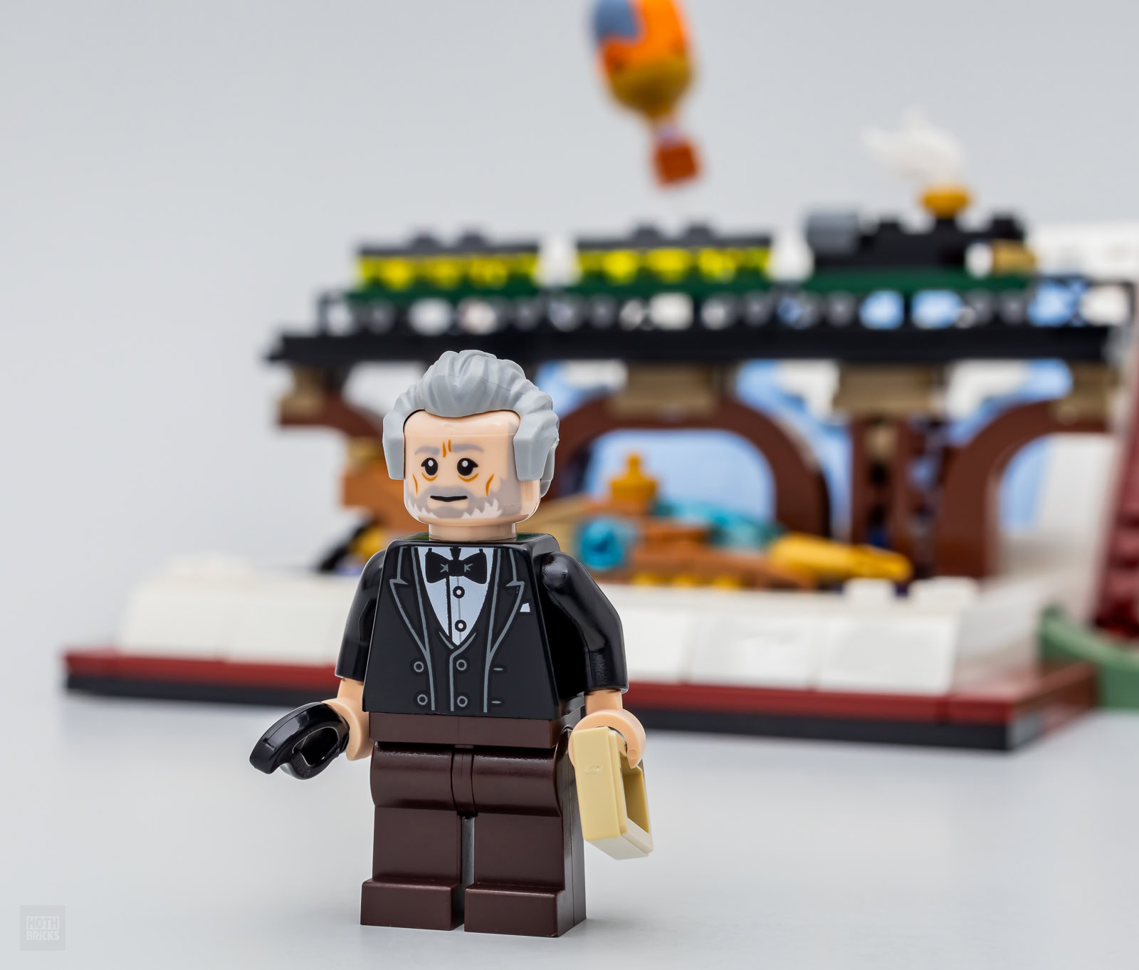 40690-lego-tribute-jules-verne